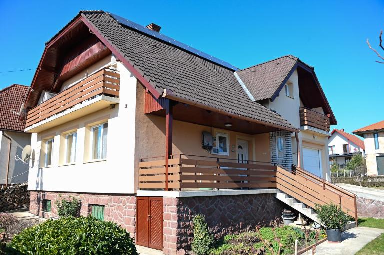 Guba Apartman - Ferienwohnung Alsóörs
