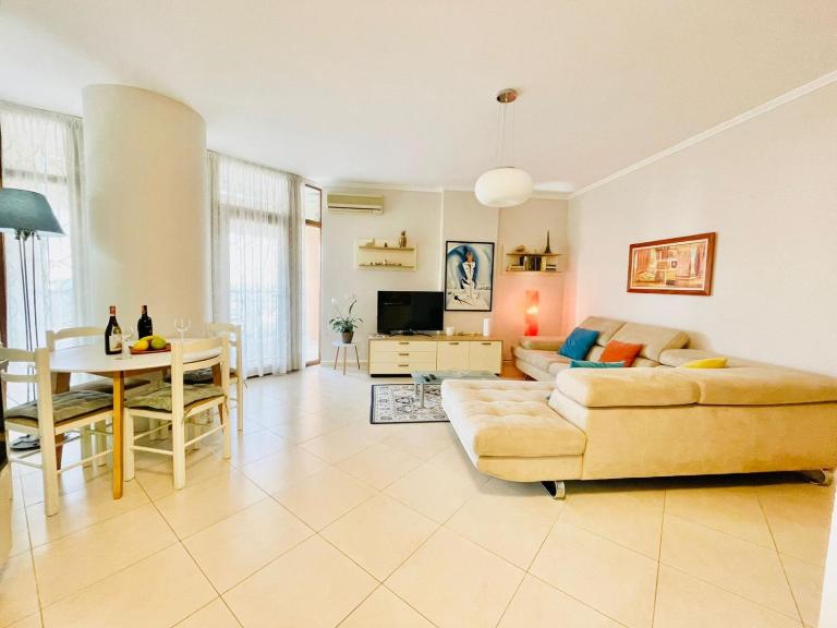 Vacation Apartment, Family & Friends - B&B Durrës