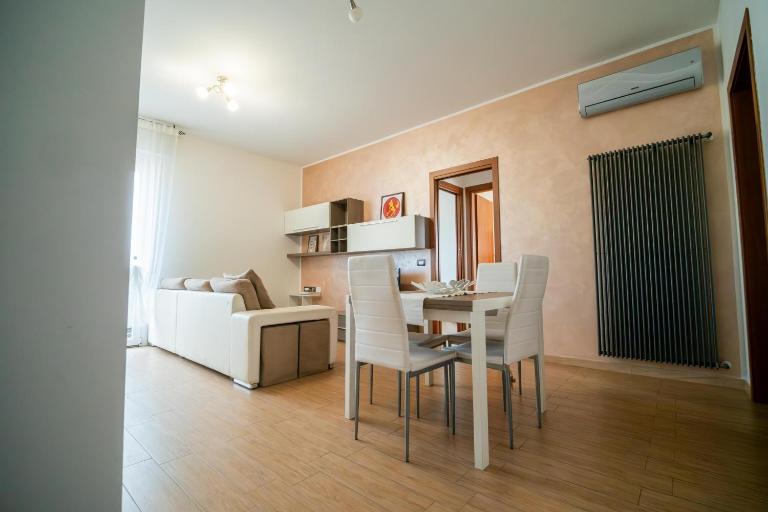 Senna Apartment - Near Ferrari & Maranello - Self check in H24 - 6 Sleeps - B&B Fiorano Modenese