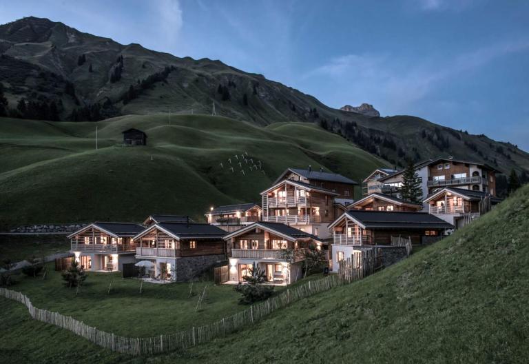 Aadla Walser-Chalets mit privater Sauna, Hotpot und Hotelservice - Ferienwohnung Schröcken