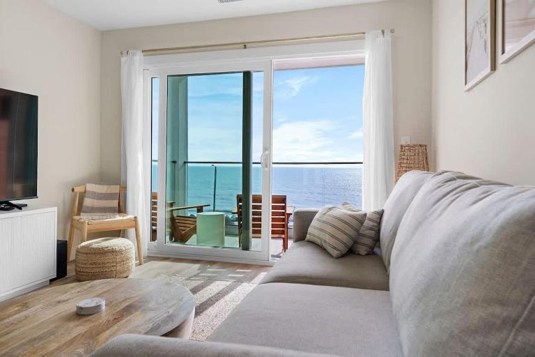 Oceanside Oasis Oceanfront with Pool and Elevator - Ferienwohnung Carolina Beach