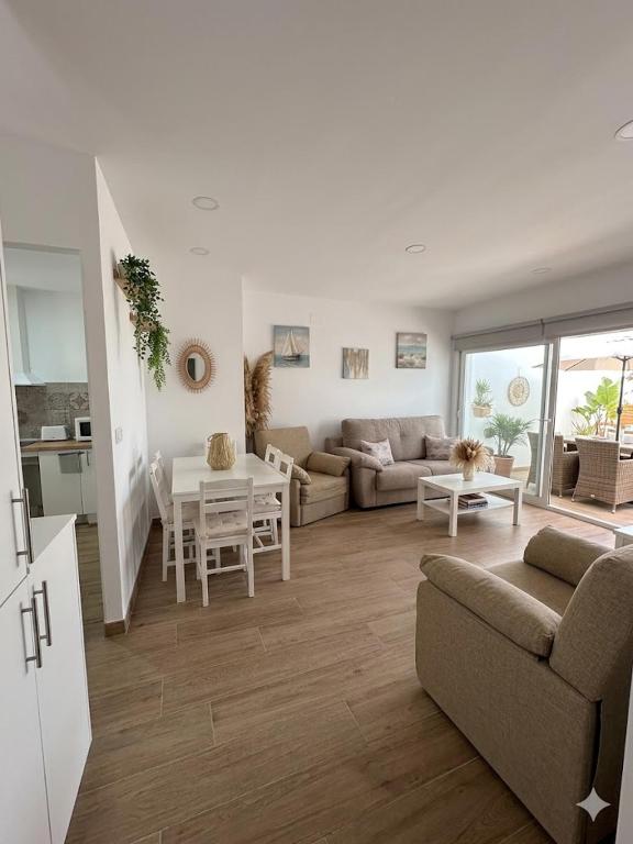 Beach Cost 2 Bedrooms Apart 200 m to la Barrosa Beach - B&B Chiclana