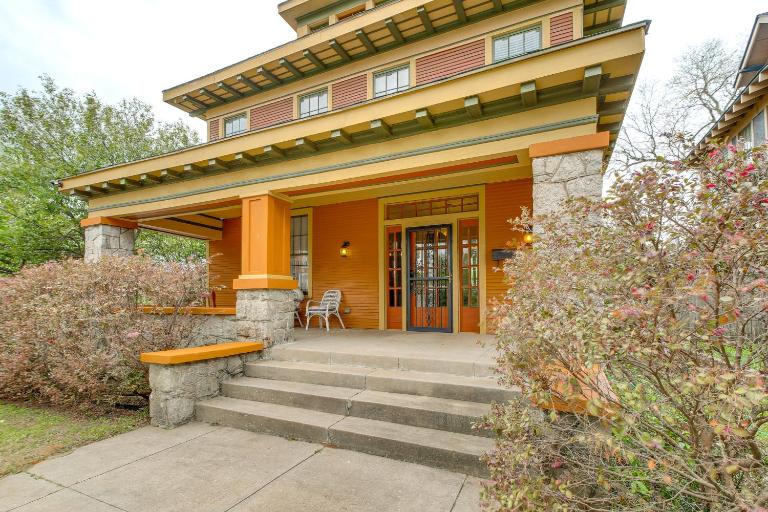 Little Rock Gem: Historic Home w/ Deck + Yard! - B&B Little Rock