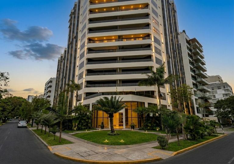 Miraflores Oceanfront Luxury Apartment by Geko - Bed and Breakfast Lima