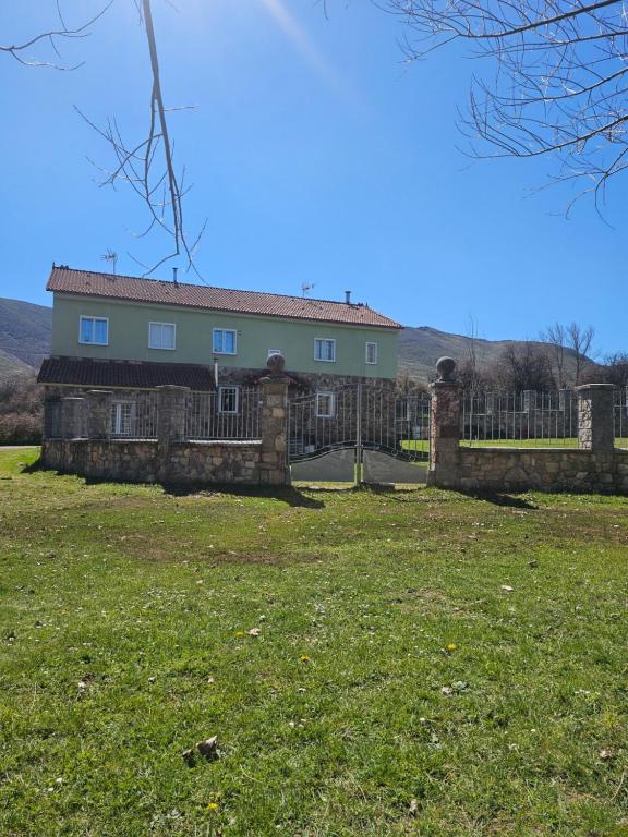 La Llosa - Chambres d'hôtes Rodiezmo