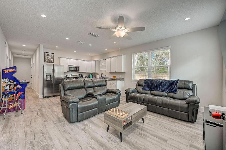 1mi to Downtown! 3BR6BedsScreenroom,Deck,Firepit - B&B Saint Augustine