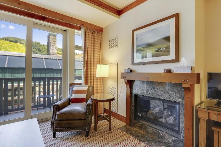 Studio 373 at The Lodge at Spruce Peak - B&B Stowe