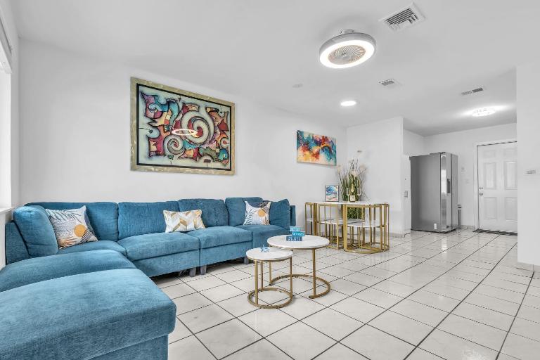 Relaxing Miami Retreat with Canal View and a Central Location - B&B Miami