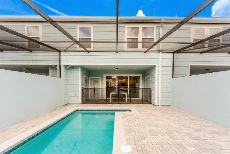 Family 5BR Retreat w Private Splash Pool - B&B Orlando