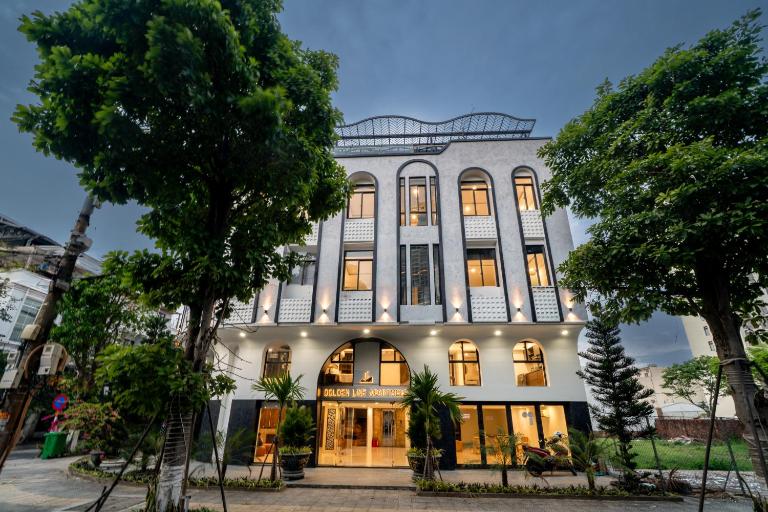 Golden Line Apartment Danang - B&B Da Nang
