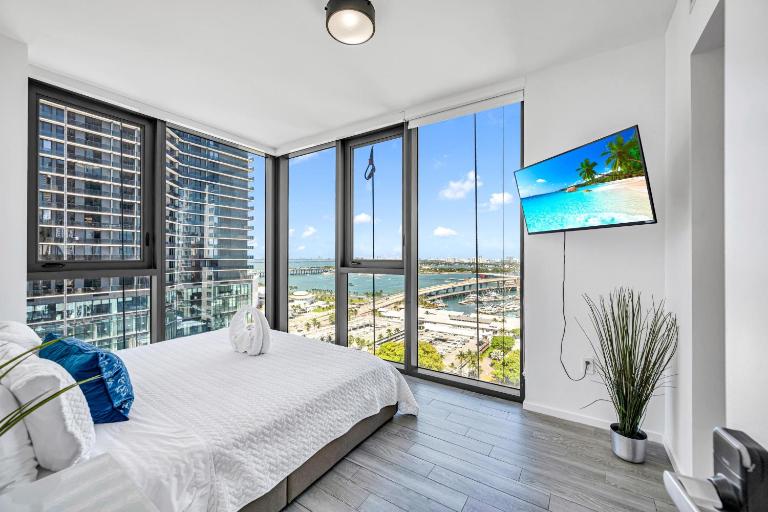 Skyglass Panorama views 2 Bedroom Suites - B&B Miami