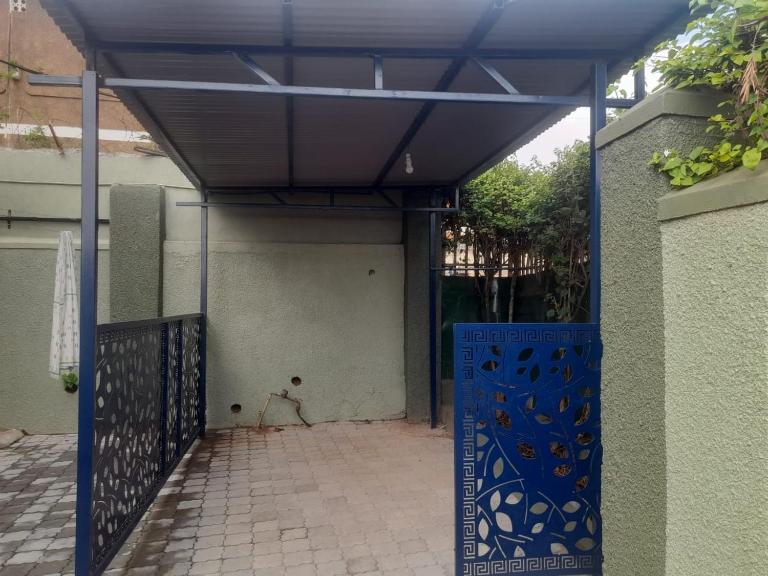 Equator Guest House Namuwongo Limited - B&B Kampala
