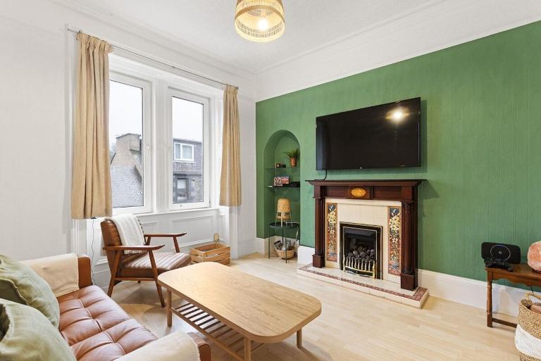 Maisonette Hideout with free street parking - B&B Galashiels