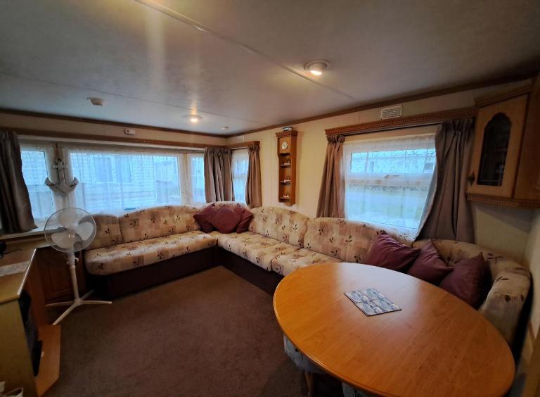 Plum 3 a luxury 2 bed 6 berth static caravan, bedding included, secure veranda with ramped access on Coral Beach in Ingoldmells - Ferienwohnung Ingoldmells
