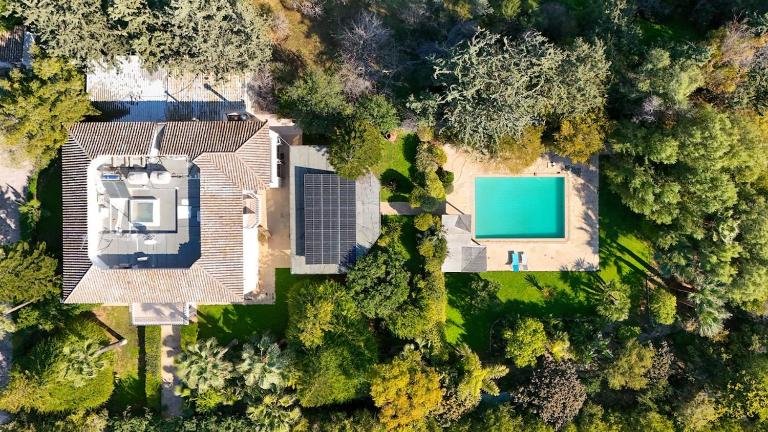 Anton Grand Estate - 5BR Villa with Private Pool - B&B Aradhippou