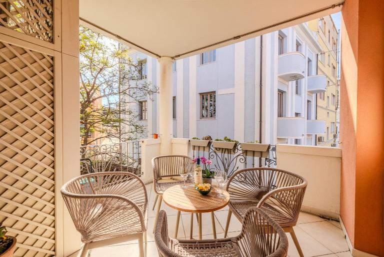 Olbia Historic Center, Veranda con Vista, Private Parking e WiFi - Chambres d'hôtes Olbia
