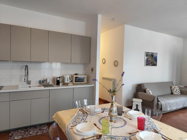 La Casa di Giada, appartamento a piano terra con aria condizionata, wi-fi e parcheggio gratuito - B&B Poggio