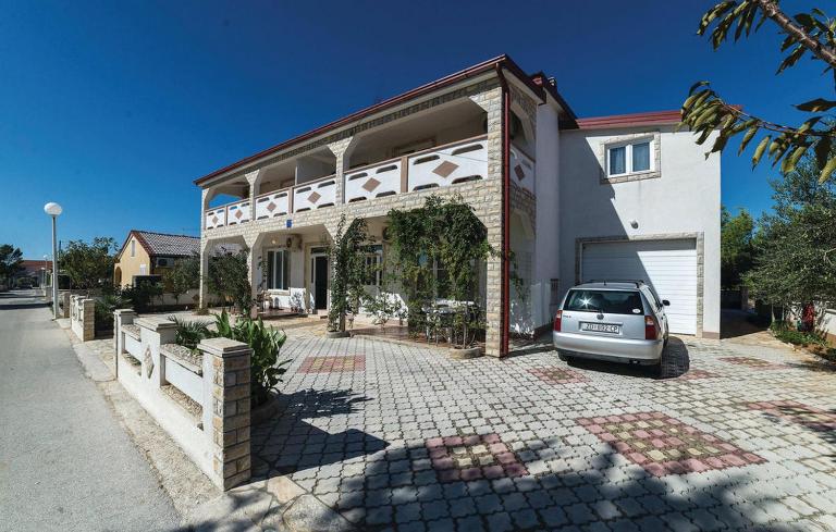 Apartments Zoka - Ferienwohnung Vir
