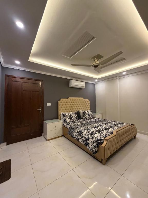 Eiffel Facing Comfy Elegant 1BHk - Chambres d'hôtes Lahore