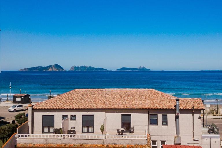 Hostal Montevideo Camino De Santiago & Beachfront - B&B Nigrán