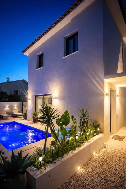 Villa 4 chambres avec piscine en bord de mer - B&B La Garde