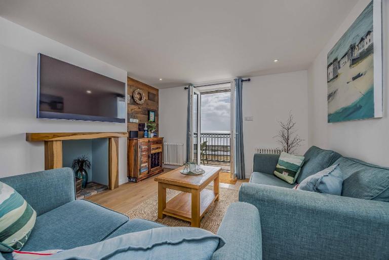 Tasteful, Seafront Family Flat - Pass the Keys - B&B Bognor Regis