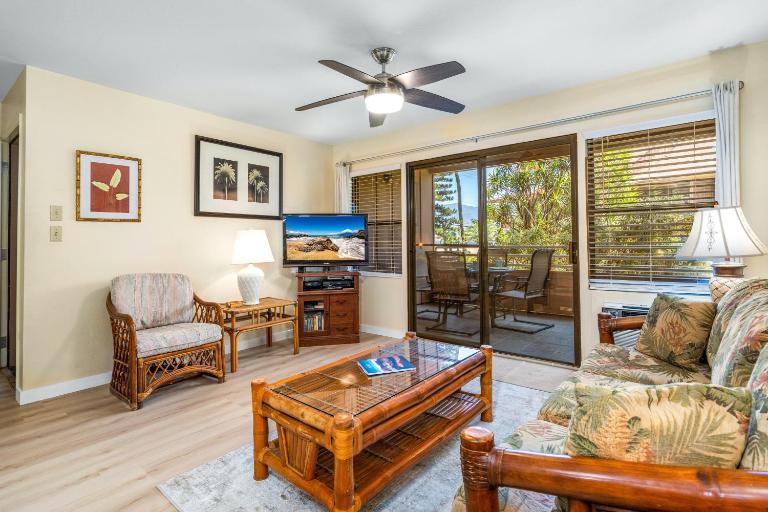 Kihei Bay Vista #A-103 Ocean View, Near Beach, A/C and Fans, Great Rates - B&B Kīhei