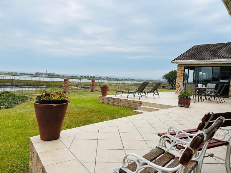 River Front Guest House - B&B Port Elizabeth