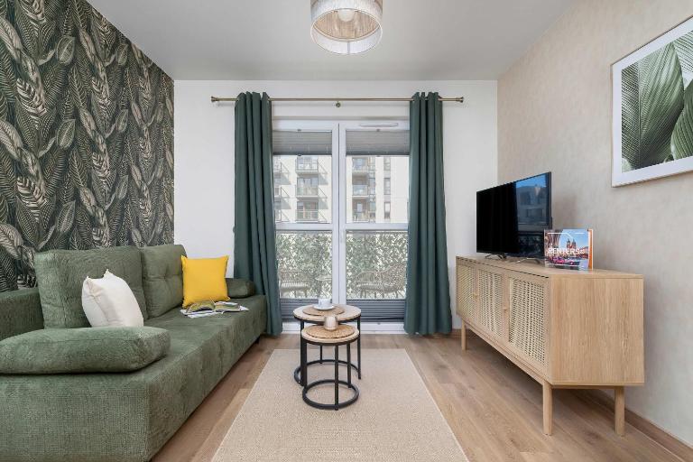 Urokliwy Apartament z Parkingiem Blisko Bramy Floriańskiej w Krakowie by Noclegi Renters - Bed and Breakfast Krakau