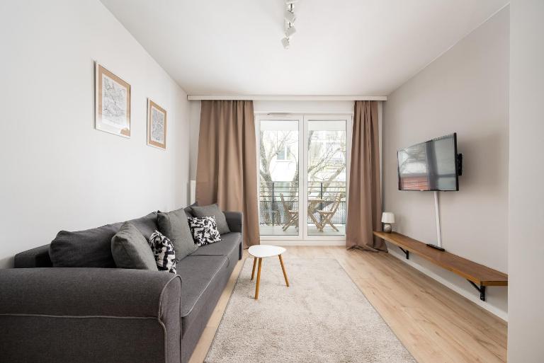 Rondo Wiatraczna Harmony Apartment by BookingHost - B&B Warsaw
