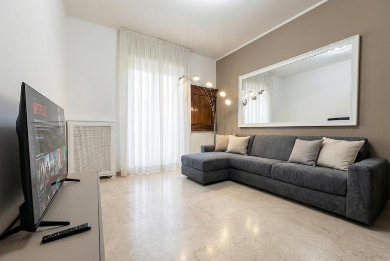 Spacious Modern Apt AC Close to Metro - B&B Milano