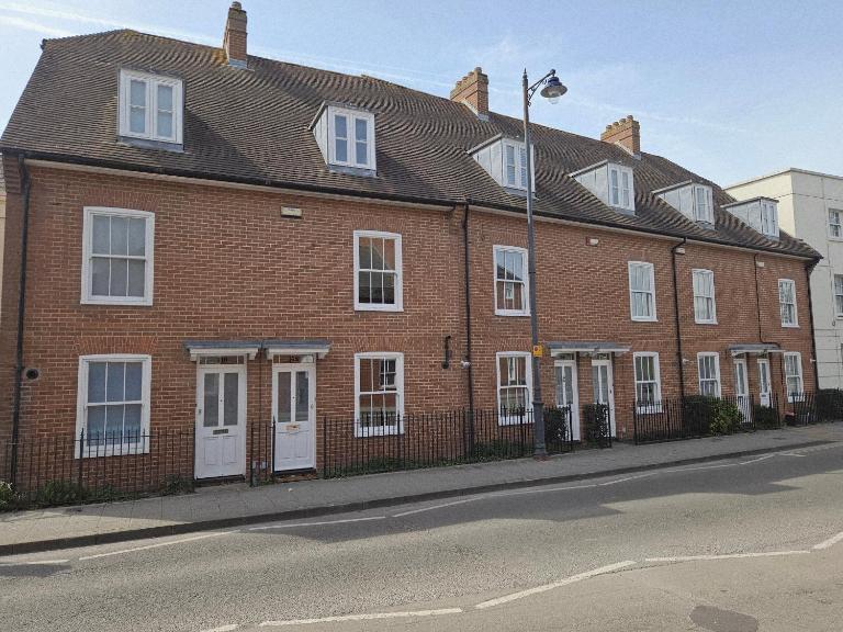 Beautiful City Centre Townhouse with parking - B&B Canterbury