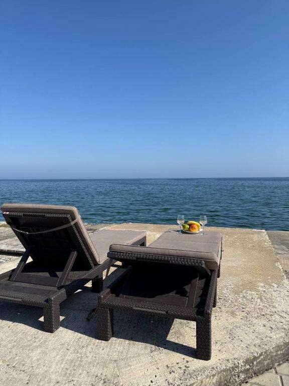 Будинок на березі моря, Совіньон причал - B&B Odesa