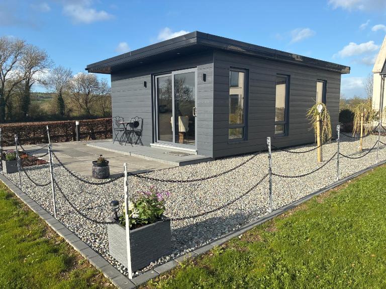 Heron's Rest Studio - B&B Macroom