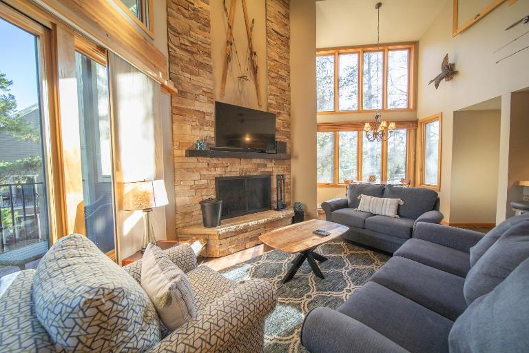 Pines 2045 by SummitCove Lodging in Colorado - B&B Keystone