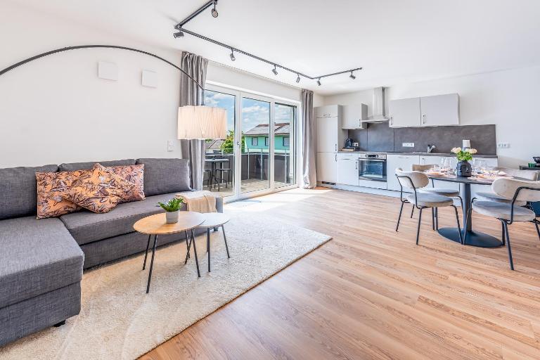 Tonirooms 3 Zimmer Apartment Elster - Bed and Breakfast Straubing