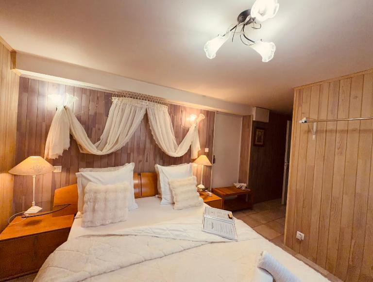 Chambre d'hôte grise avec petit dejeuner Sauna et jacuzzi en option - Ferienwohnung Sarlat-la-Canéda