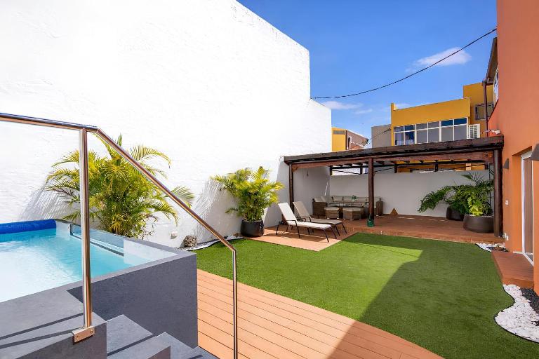 Home2Book Stylish House with Pool & Chill-out - Bed and Breakfast Santa Lucía