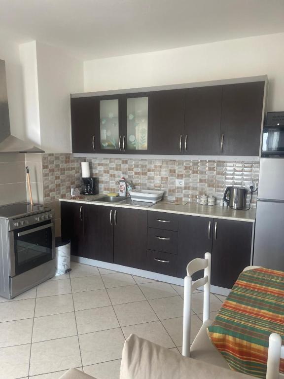 Sunsets View Apartment - B&B Sarandë