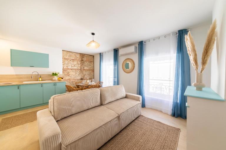 Le Bleu - T2 climatisé - Chic et rénové - B&B Agén