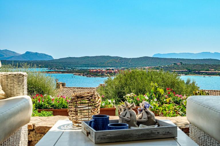 Luna e Mari Ladunia - B&B Marinella
