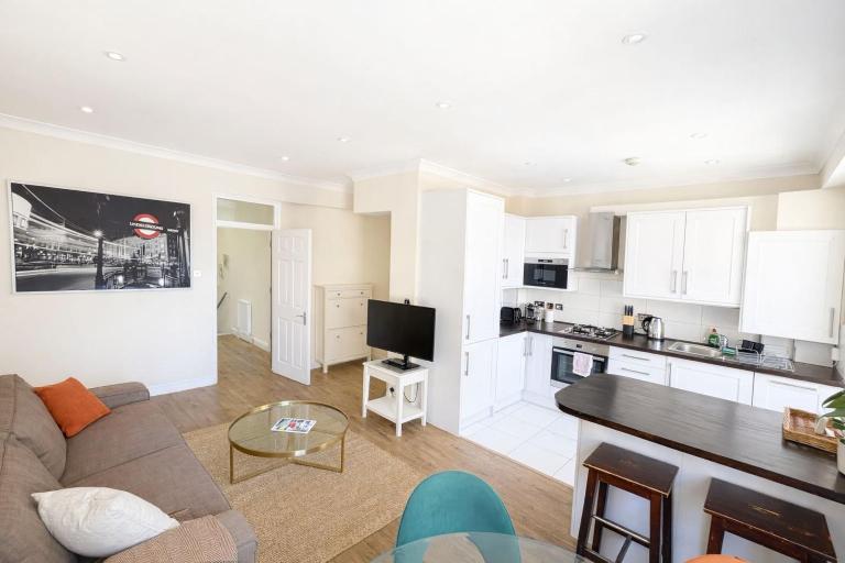Queensway Apartments by Citystaylondon - B&B London