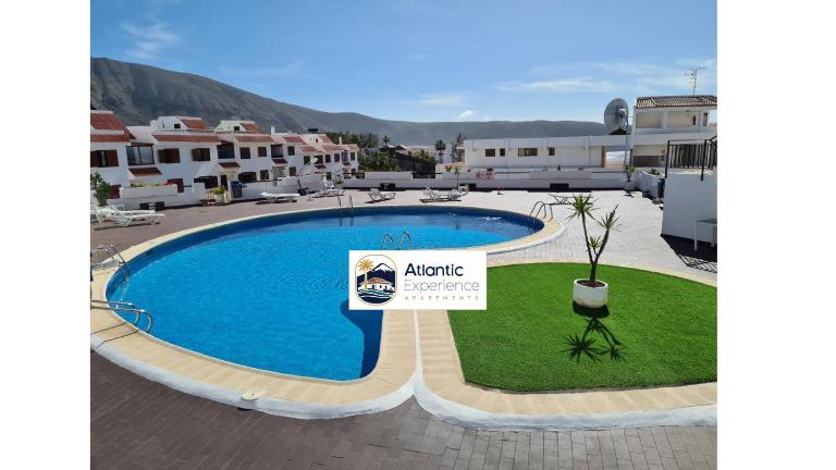 Colina Apartment Sea view - Pool & WIFI , Los Cristianos by AtlanticExperienceApartments - B&B Los Cristianos