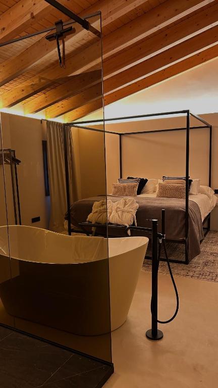 Enoa Casa Cueva - Alojamiento rural - Bed and Breakfast Requena
