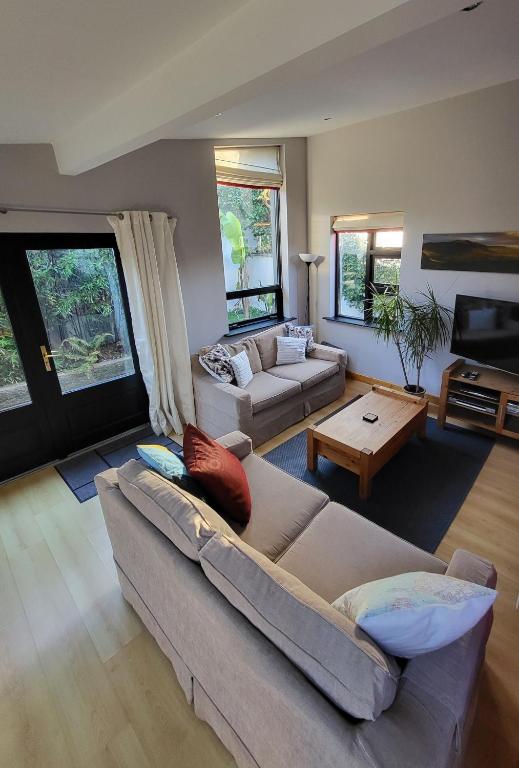 Bright spacious mews in great location - B&B Batterstown