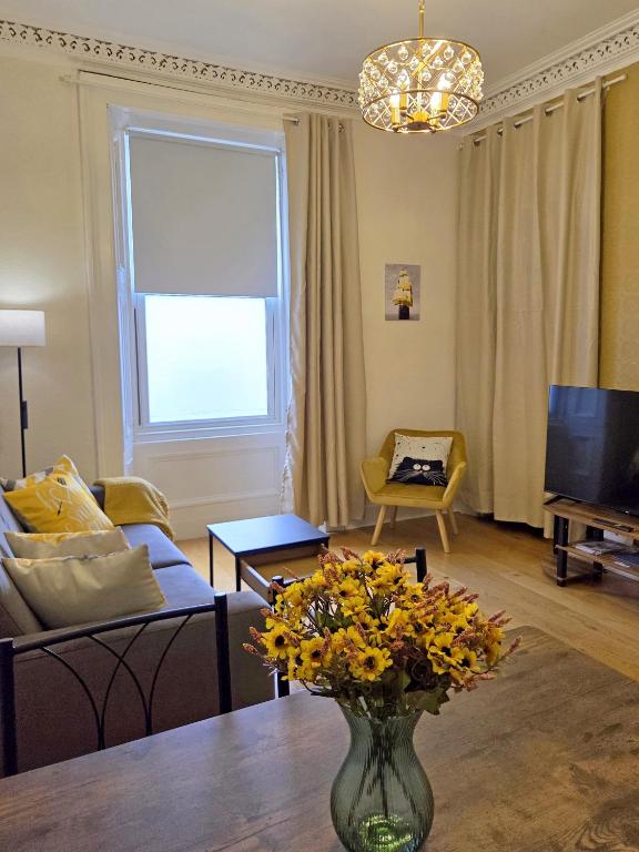 Lovely Immaculate Flat by Edinburgh Meadows - B&B Edinburgh