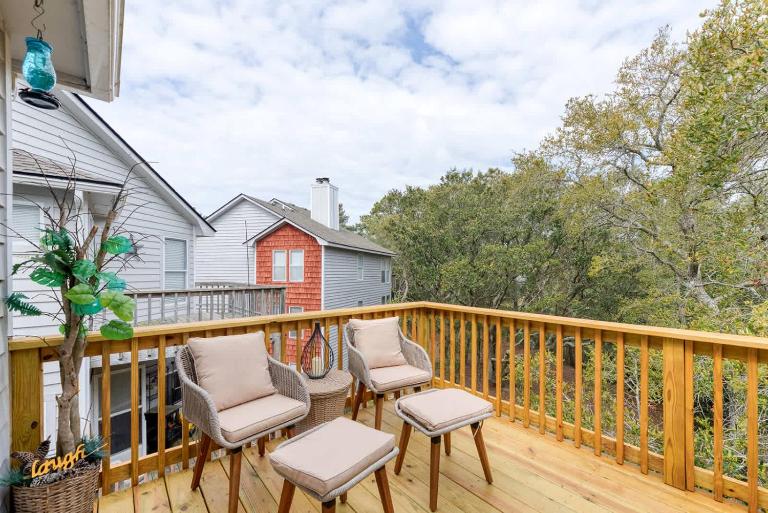 Sojourn Stylish 2BD with Pool and Tennis - Chambres d'hôtes Kill Devil Hills