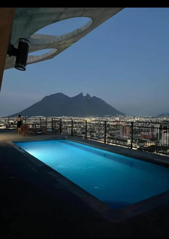Suite céntrica con Piscina, Gym y Cowork - Bed and Breakfast Monterrey