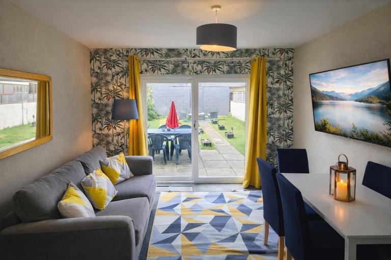 6 Beds, Large 5-Bedroom House Parking, WiFi & Easy Access to UWE ideal for contractors - B&B Bristol