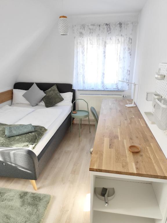 3 Zimmer Wohnung, Stuttgart Stammheim, ruhig, nähe Porsche - B&B Stoccarda